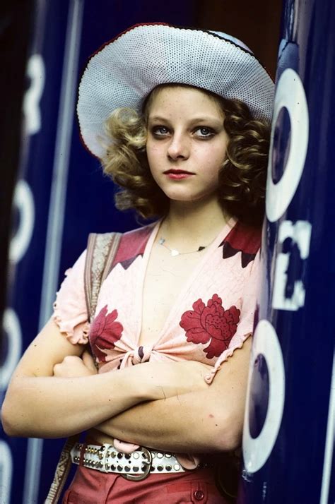 22 Vintage Photos of a Young and Beautiful Jodie。